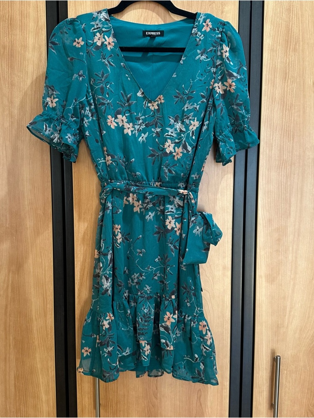 Express green Floral Tie-Waist Dress